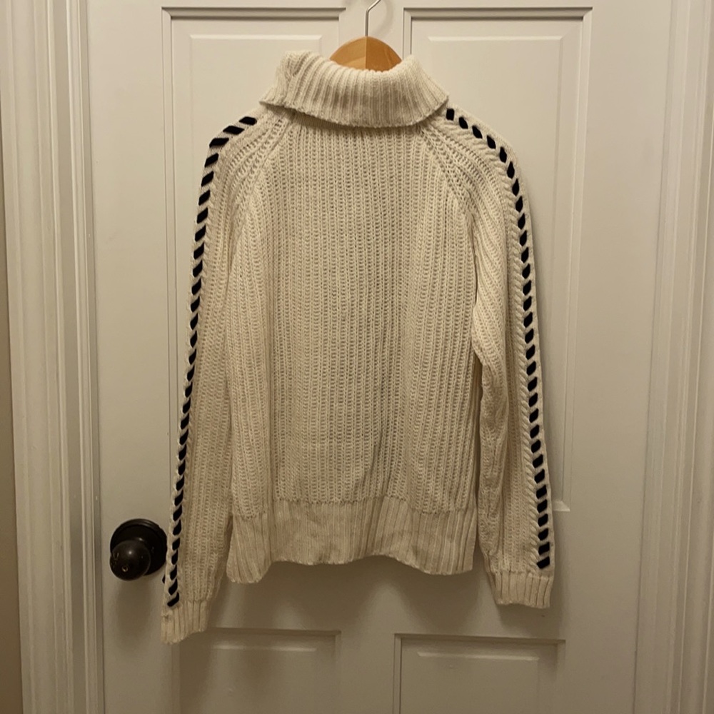 Cozy Alya Sweater with Velvet Detail - Picture 5 of 5